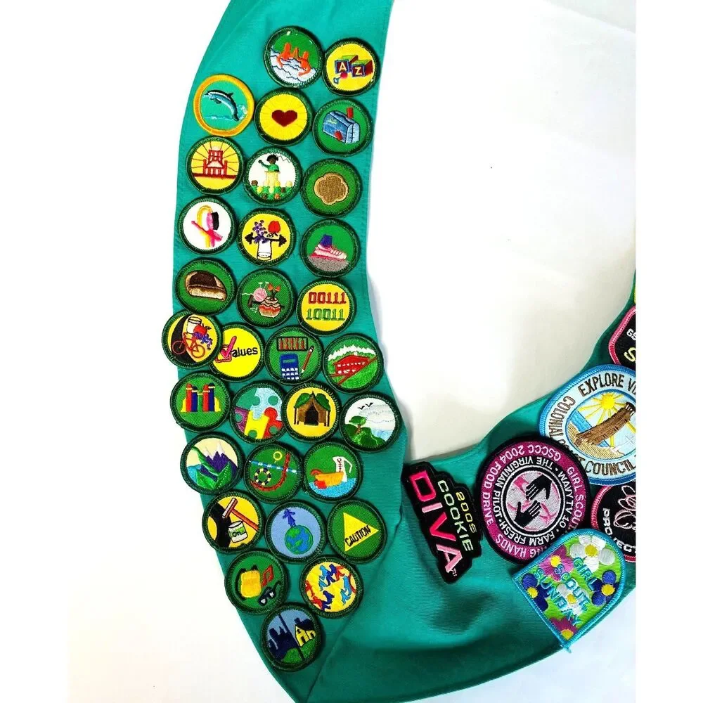 Vintage Girl Scouts USA Green Sash Full of Merit Badges Patches Sewn